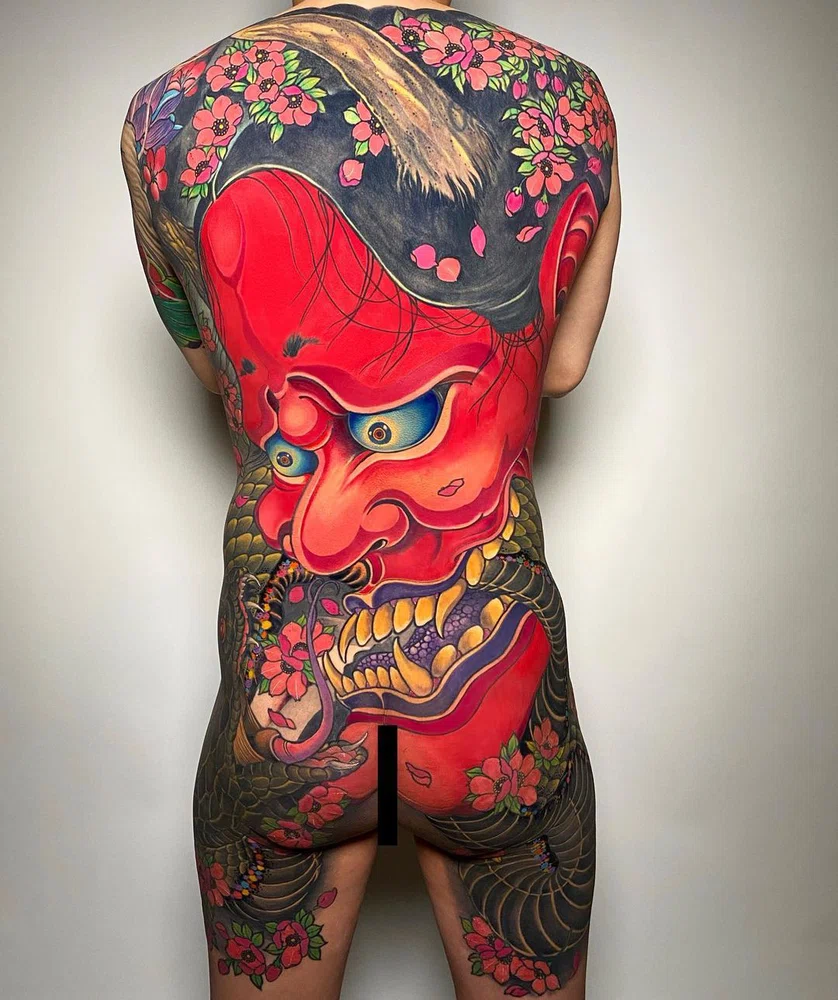 Tatuaje cuerpo entero a color. Tatuaje de Jess Yen. tatuaje asiático.