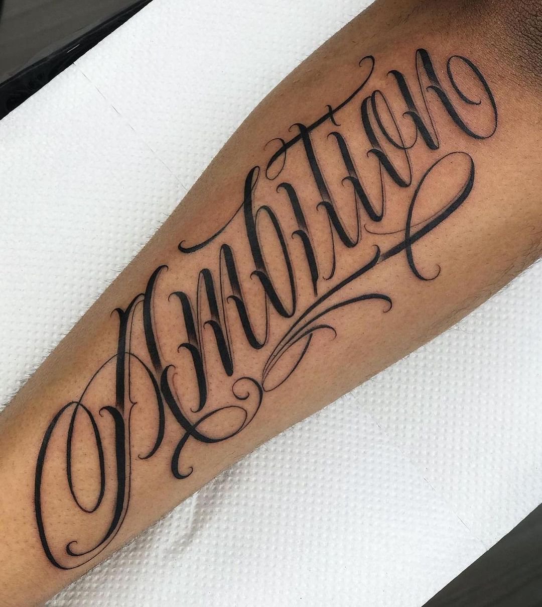 How to do lettering in tattoos?