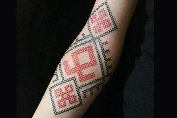 10 cross stitch tattoo art by eva krbdk | Image