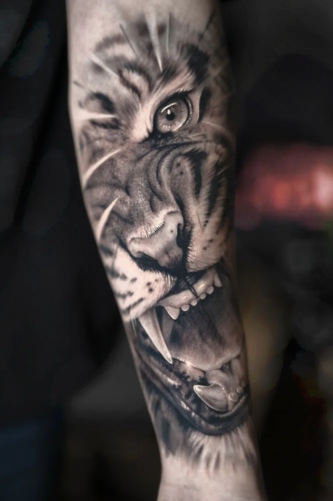 tatuaje de un tigre. Tatuaje realista. Tatuar animales realistas. Cursos de tatuaje realista de 10Masters.